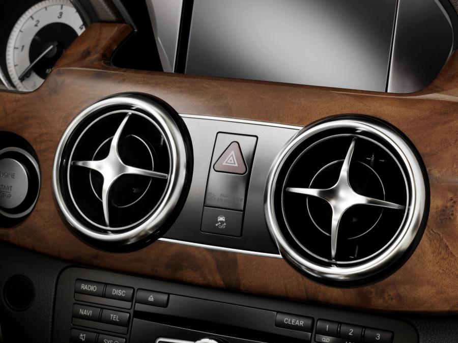  Mercedes-Benz GLK-Class 2012 года  (фото 2 из 77)